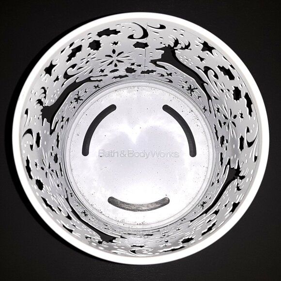 Bath & Body Works 3 Wick Candle Holder Red and White Christmas Reindeer Cut Outs - Picture 3 of 4